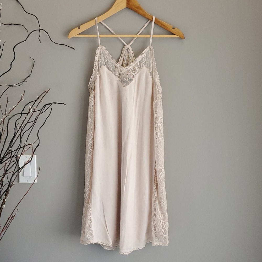 Doe & Rae lace dress